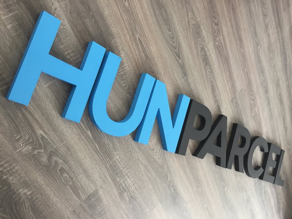 A legendás M-es csomag, £30-ért házhoz szállítva